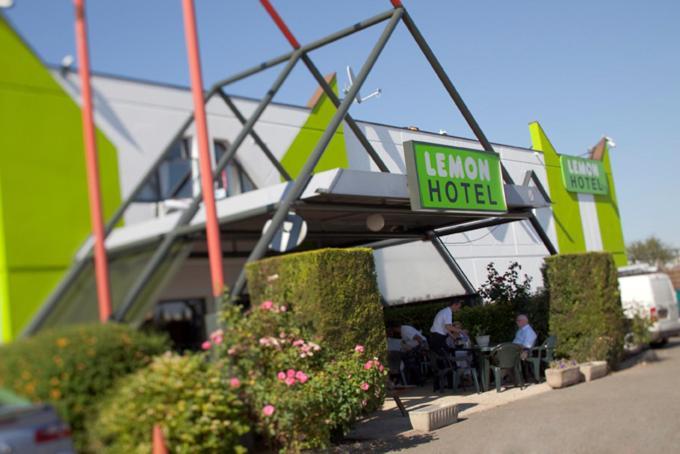 Lemon Hotel Dreux Chartres Esterno foto